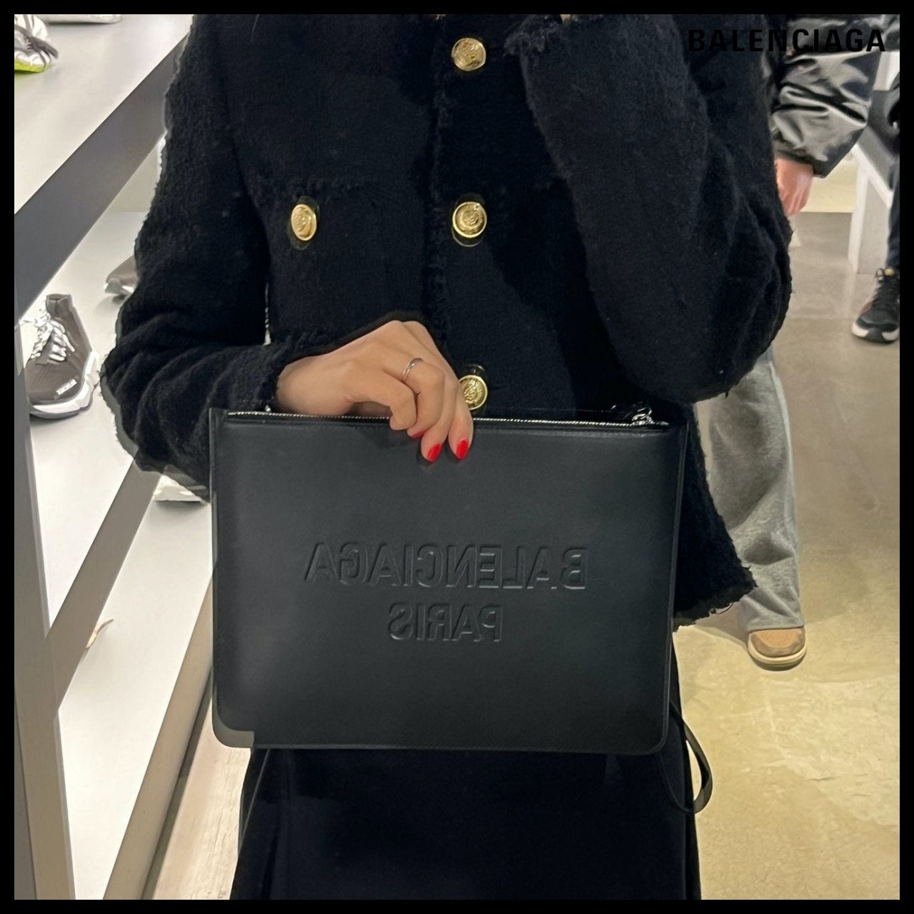 【BALENCIAGA】Duty Free Lettering Logo Smooth Strap Clutch