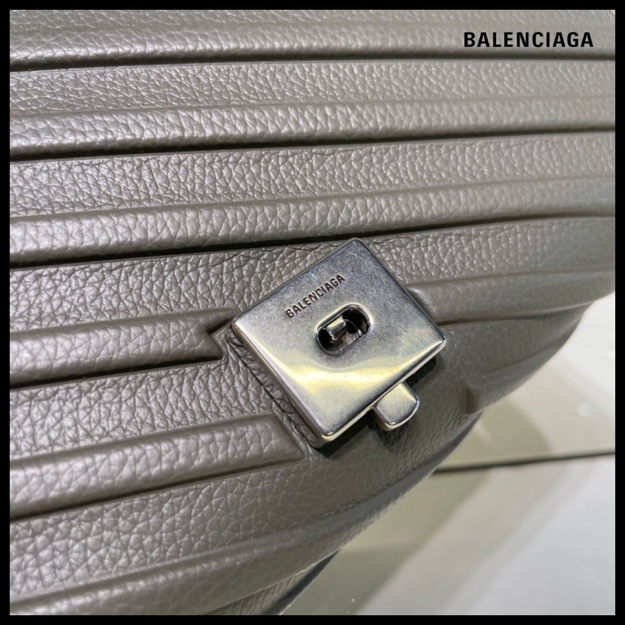 【BALENCIAGA】Car Flap Bag with Strap Khaki
