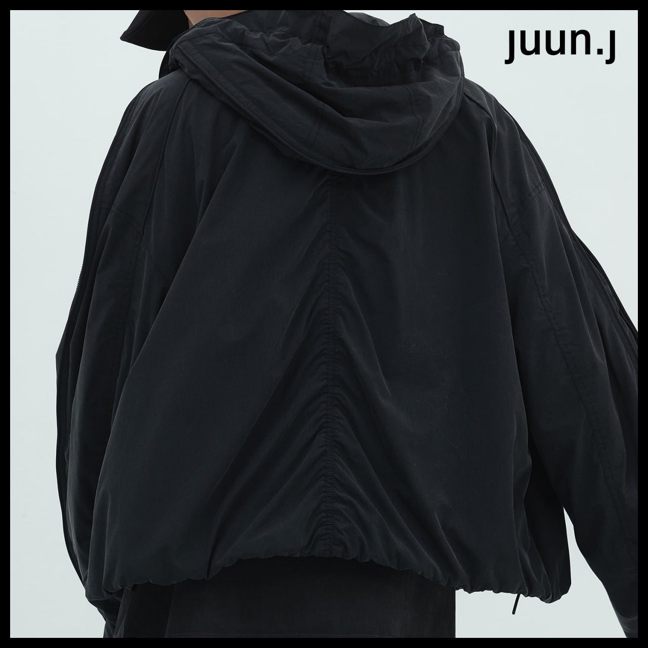 【JUUN.J】Salt Shrink Nylon Side Zipper Short Padded Hood