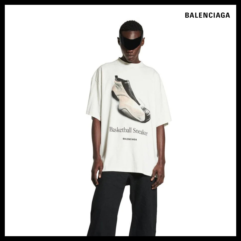 【BALENCIAGA】Oversized Basketball Sneaker T-Shirt in Dirty