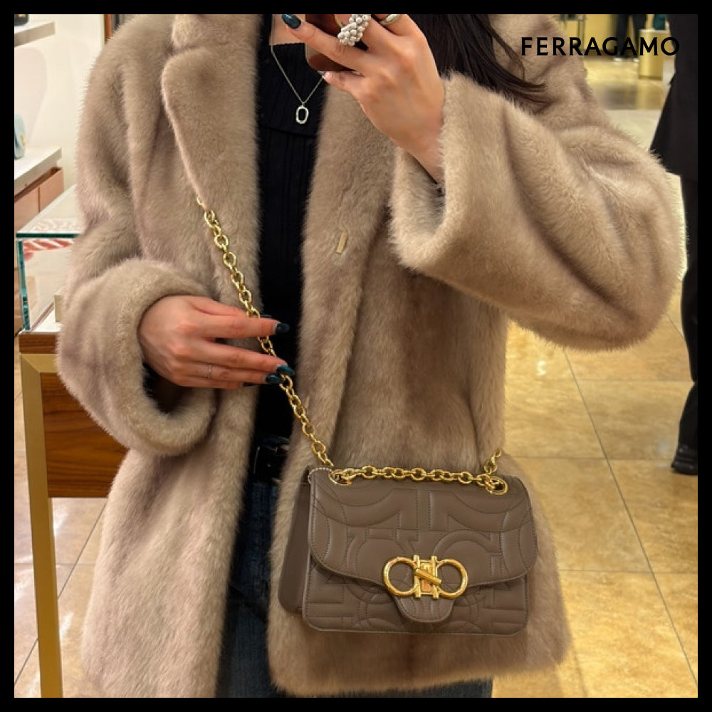 【FERRAGAMO】QUILTED CALF LEATHER CHAIN FLAP SHOULDER BAG