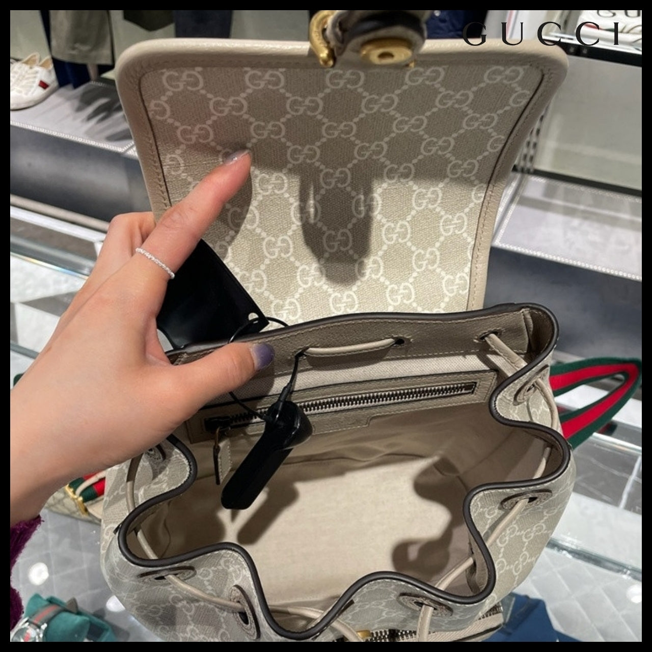 【GUCCI】Interlocking GG Supreme Canvas Backpack Beige White