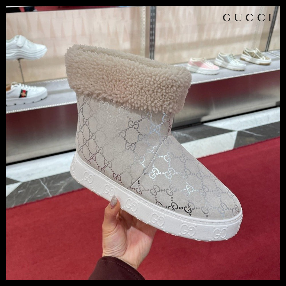 【GUCCI】NAT GG Supreme Shearling Ankle Boots Cream