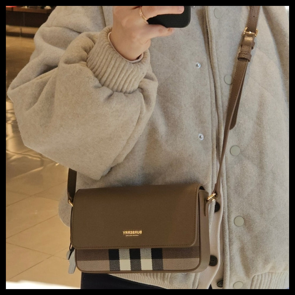 【BURBERRY】New Hampshire Check Crossbody Bag Earth Brown