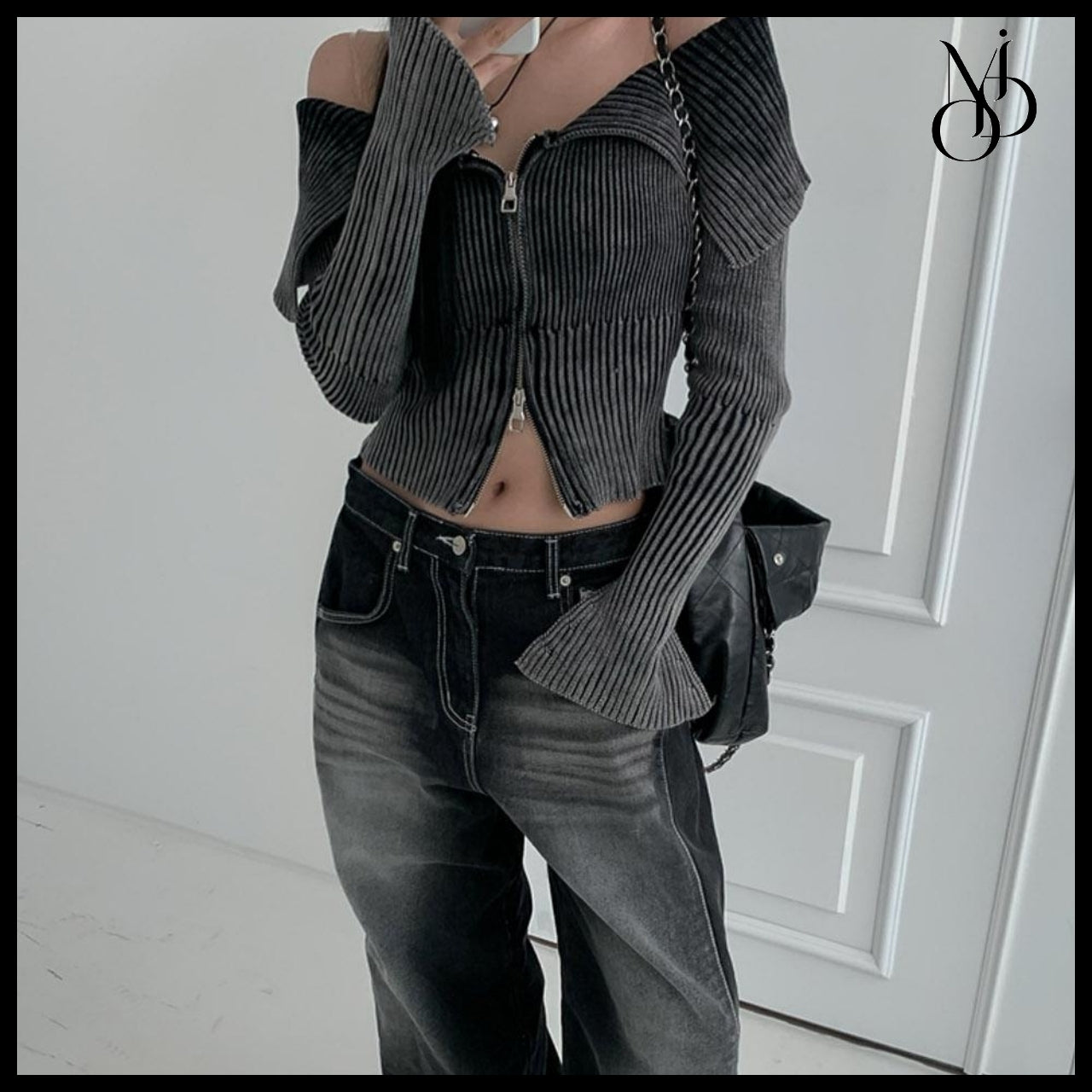 【MODIMOOD】Two-Tone Rib Collar Two-Way Off-Shoulder Knit