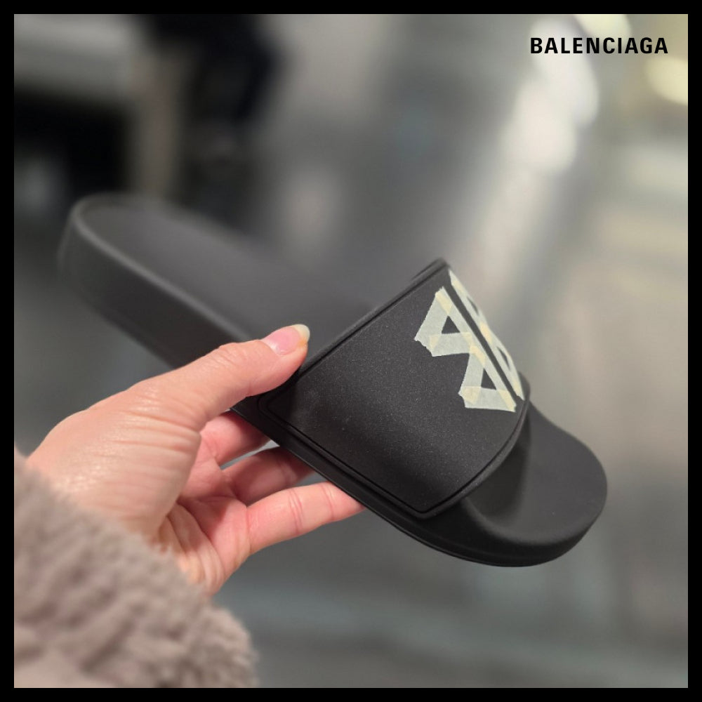 ★BALENCIAGAアウトレット セール ★Pool Slide Sandal