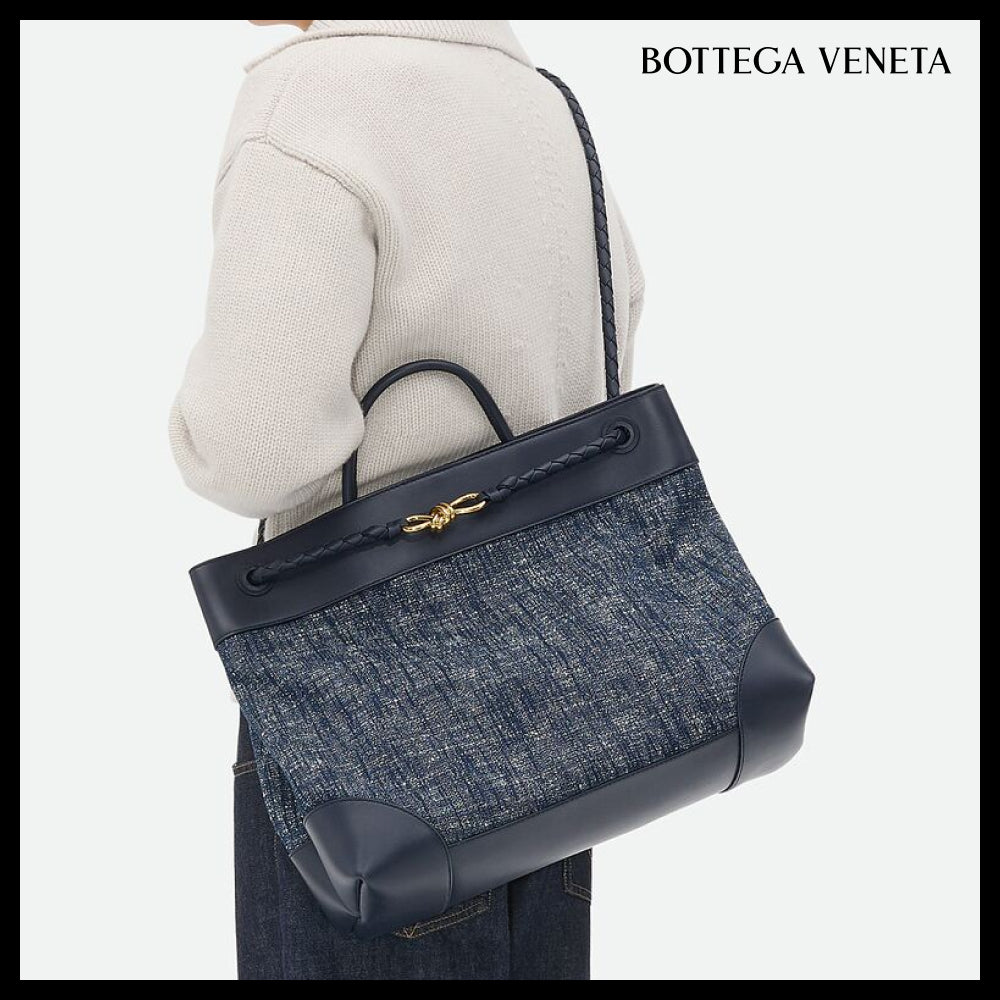 ◆BOTTEGA VENETA◆LARGE ANDIAMO TOTE BAG NAVY WHITE SPACE