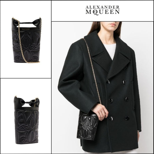 【Alexander Mcqueen】Logo Embossed Bow Chain Bag Black