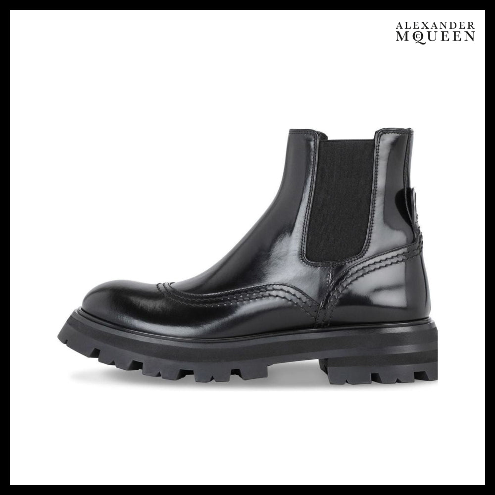【Alexander Mcqueen】Wander Chelsea Boots in Core Black