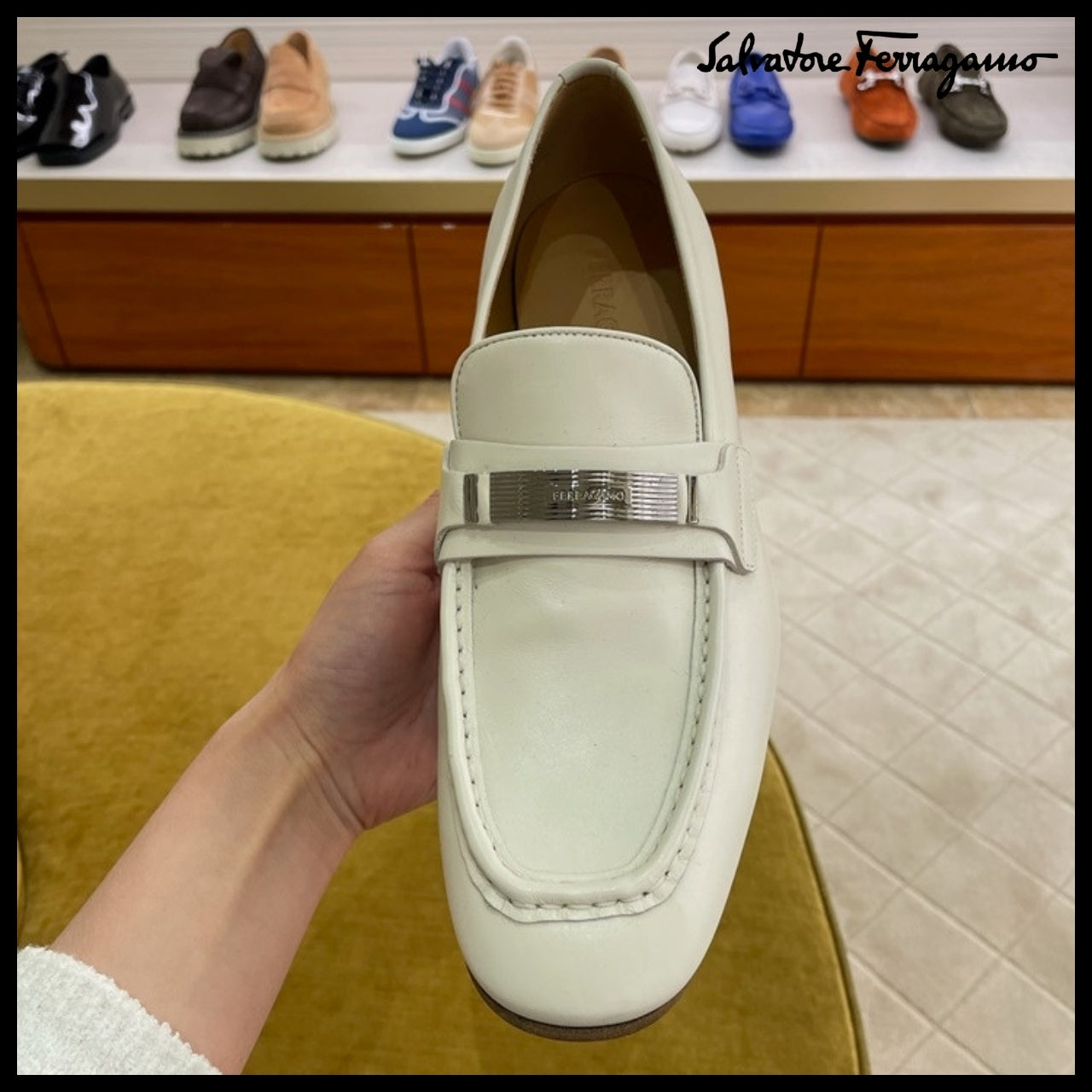 【FERRAGAMO】DUMAS SILVER BAR LOAFERS WHITE
